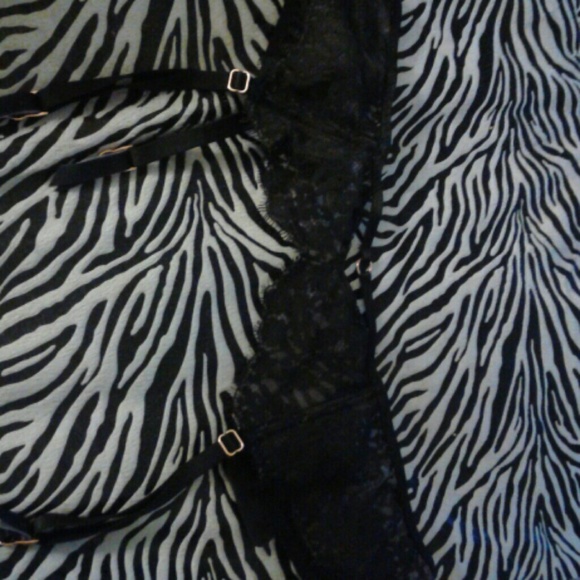Victoria's Secret Garter Belt NWOT