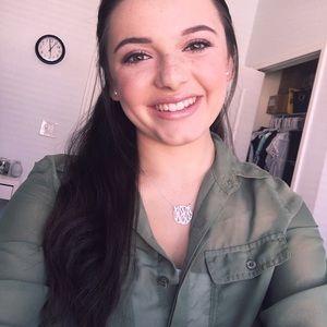 Meet your Posher, Brooke