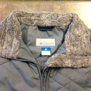 L Columbia Vest