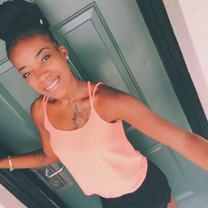 Meet your Posher, Alexis