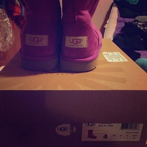 Classic Uggs Size 4 Kids Purple