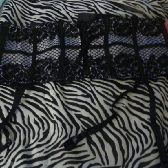 Victorias secret waist cincher/trainer NWOT