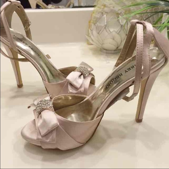 Audrey Brooke sandals, beautiful -negotiable