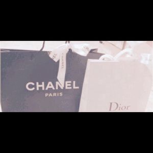 Meet your Posher, Ari