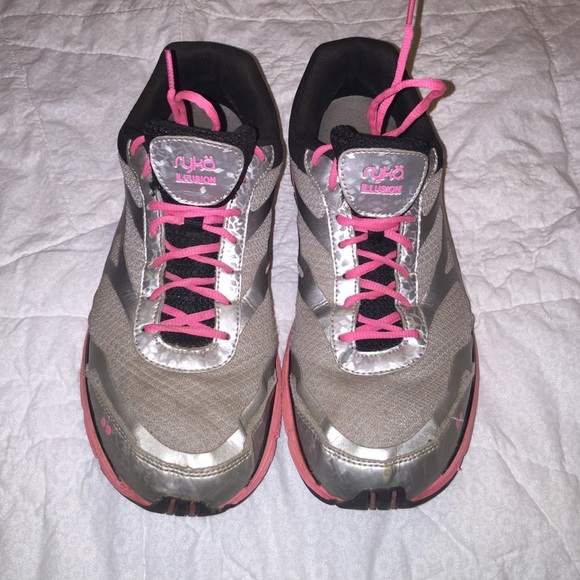 Ryka Illusion tennis shoes