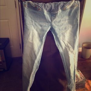 Skinny maternity jeans