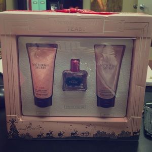 Brand new gift set!!