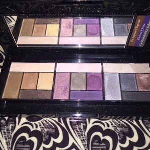 Too Faced - The Return of Sexy eyeshadow palette