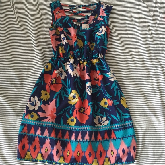 Gorgeous multi-season dress!