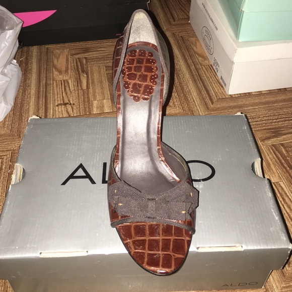 Gently worn Brown 3" open toes heels