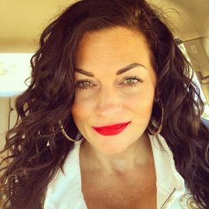 Meet your Posher, Rosalee