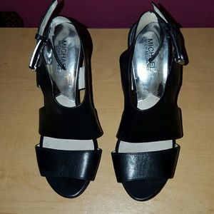 MICHEAL KORS HIGH HEELS