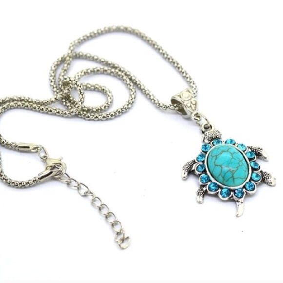 (L3) Turtle Necklace - Picture 2 of 3