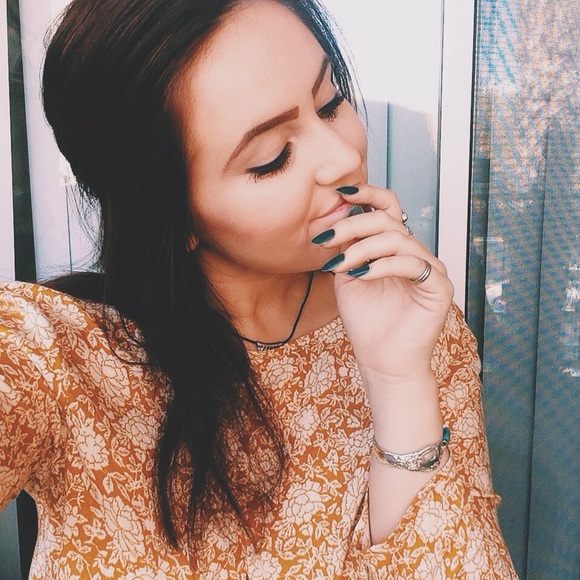 Meet your Posher, Emily - Picture 1 of 1