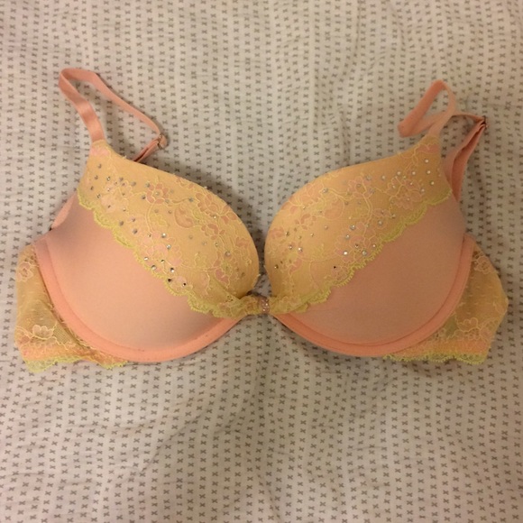 VICTORIA'S SECRET bombshell bra