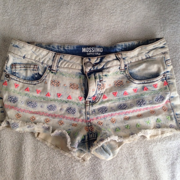 Cute Light Denim Shorts Colorfully Detailed