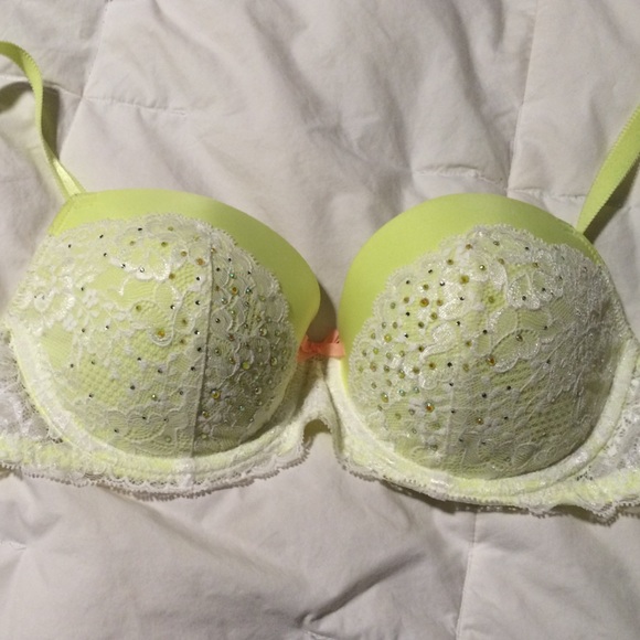 Victoria Secret Bra 32DD