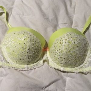 Victoria Secret Bra 32DD