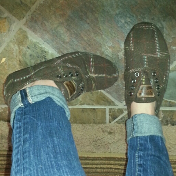 Toms size 8.5