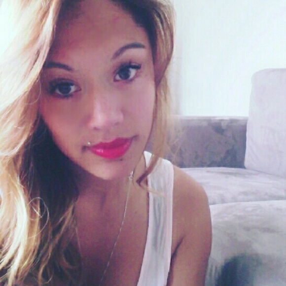 Meet your Posher, Joleen - Picture 1 of 1