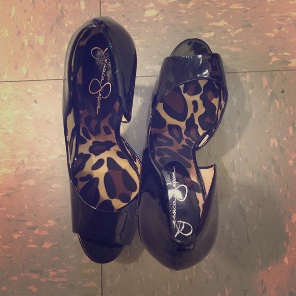 Peep toe Jessica Simpson heels!