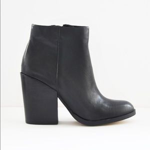 MARLYN BLACK BOOTIE