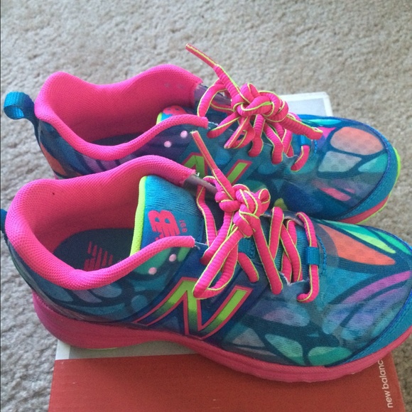 YOUTH NEW BALANCE SNEAKERS