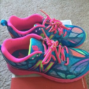 YOUTH NEW BALANCE SNEAKERS