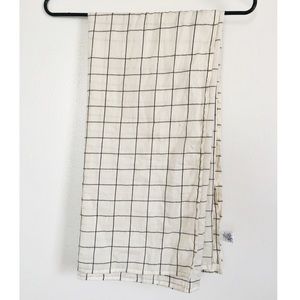 URBAN OUTFITTERS blanket scarf