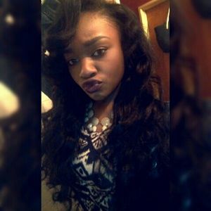 Meet your Posher, Mya