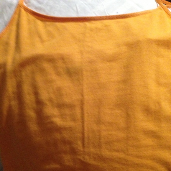 Orange tank size: Xl