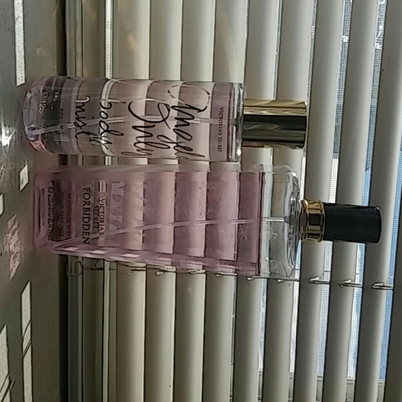 2 victorias secret body spray