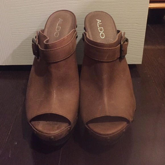 Tan Leather Mules
