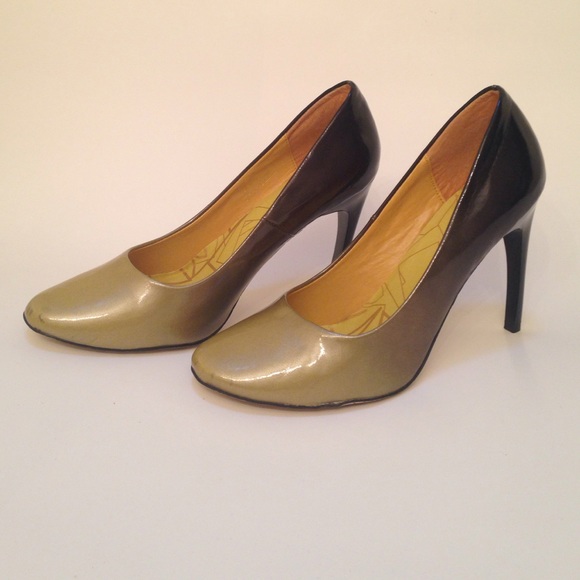 Ombré Patent Faux Pumps - Picture 1 of 4