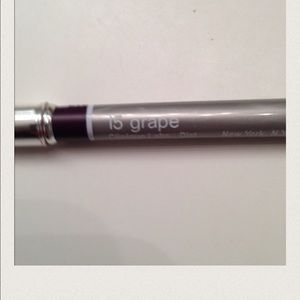 Two quick liner for eyes