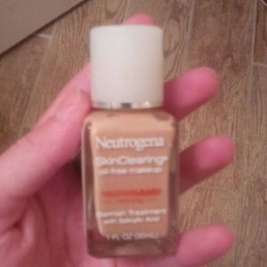 Skin clearing foundation