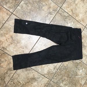 Lululemon inspire crop pants. Size 6
