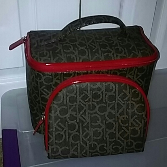 Calvin Klein Cosmetic Case Set