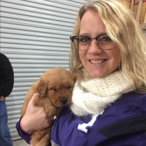 Meet your Posher, Hallie