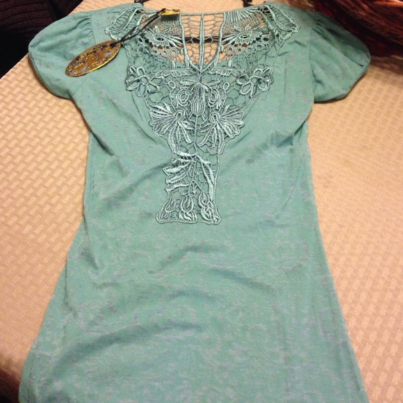 Ocean blue short sleeve top with cut out back - Picture 2 of 4
