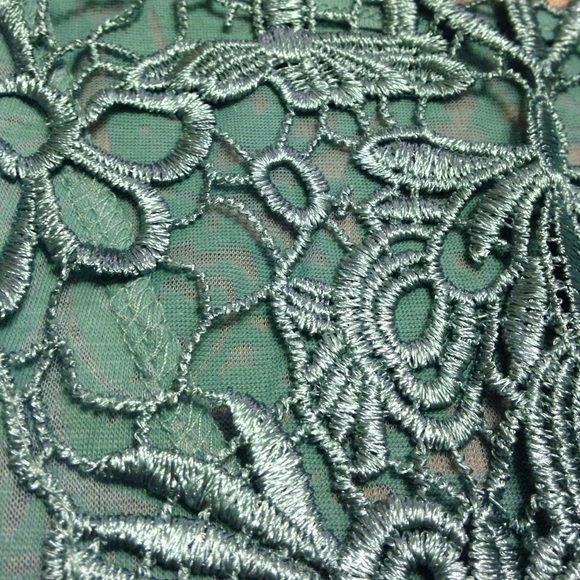 Ocean blue short sleeve top with cut out back - Picture 4 of 4