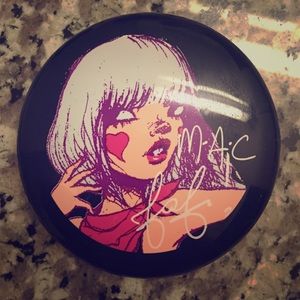 MAC Fafi Iridescent Powder/pressed