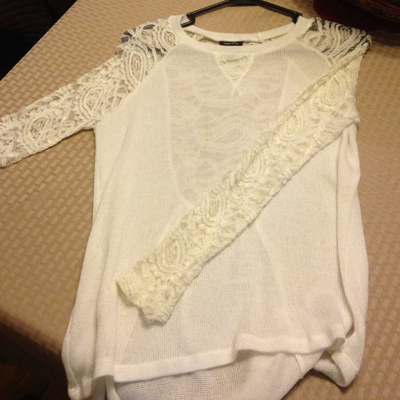 White long sleeve lace shirt - Picture 1 of 3