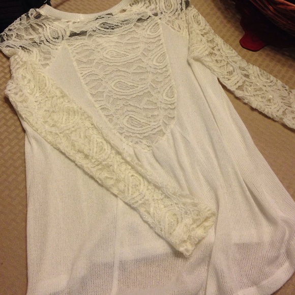 White long sleeve lace shirt - Picture 2 of 3