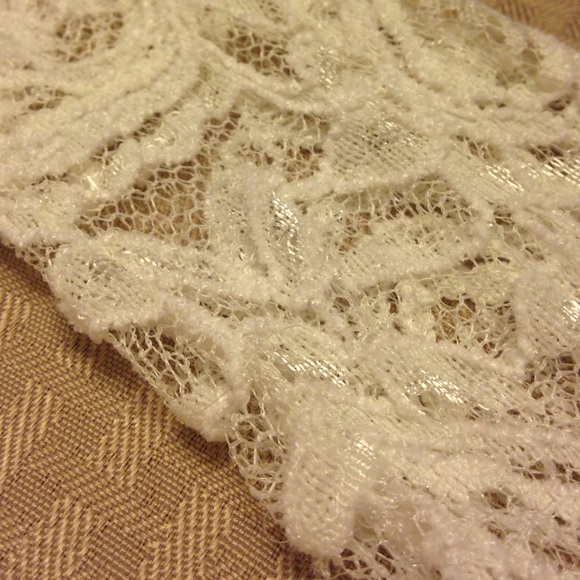 White long sleeve lace shirt - Picture 3 of 3