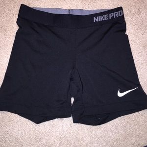 Black Nike Pro's