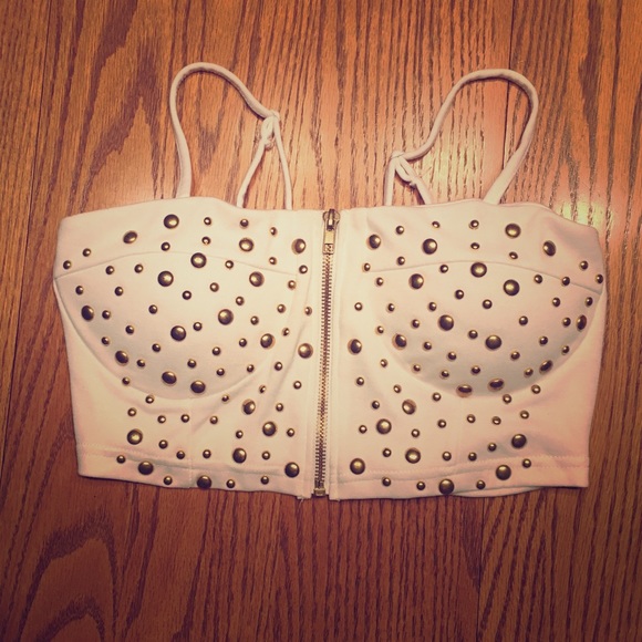 HOT beaded zip front crop top!