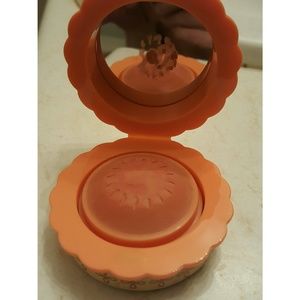 Benefit majorette blush