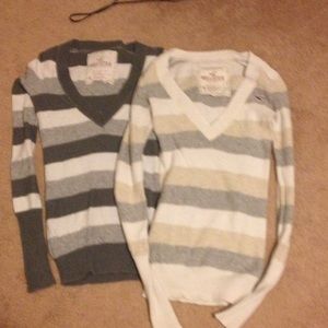 2 hollister sweaters bundle