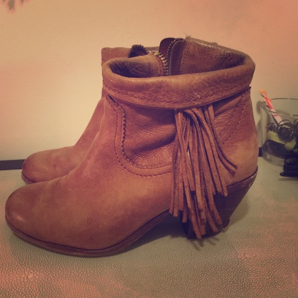 Sam Edelman tan fringe